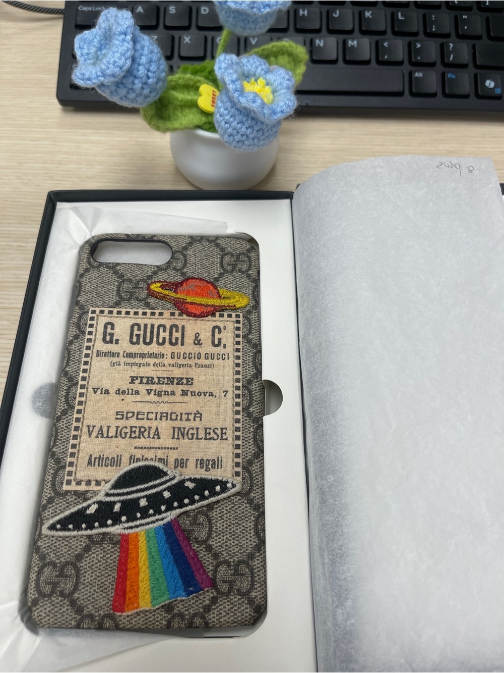 Gucci Beige Monogram UFO Rainbow iPhone 7/8 SE Case NWB. Style # 496344•493949